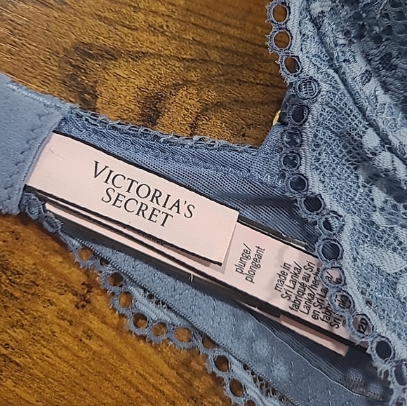 NWT Victoria Secret Size 32D Freedom Cloud Blue Floral Lace Plunge Bra - Picture 5 of 14